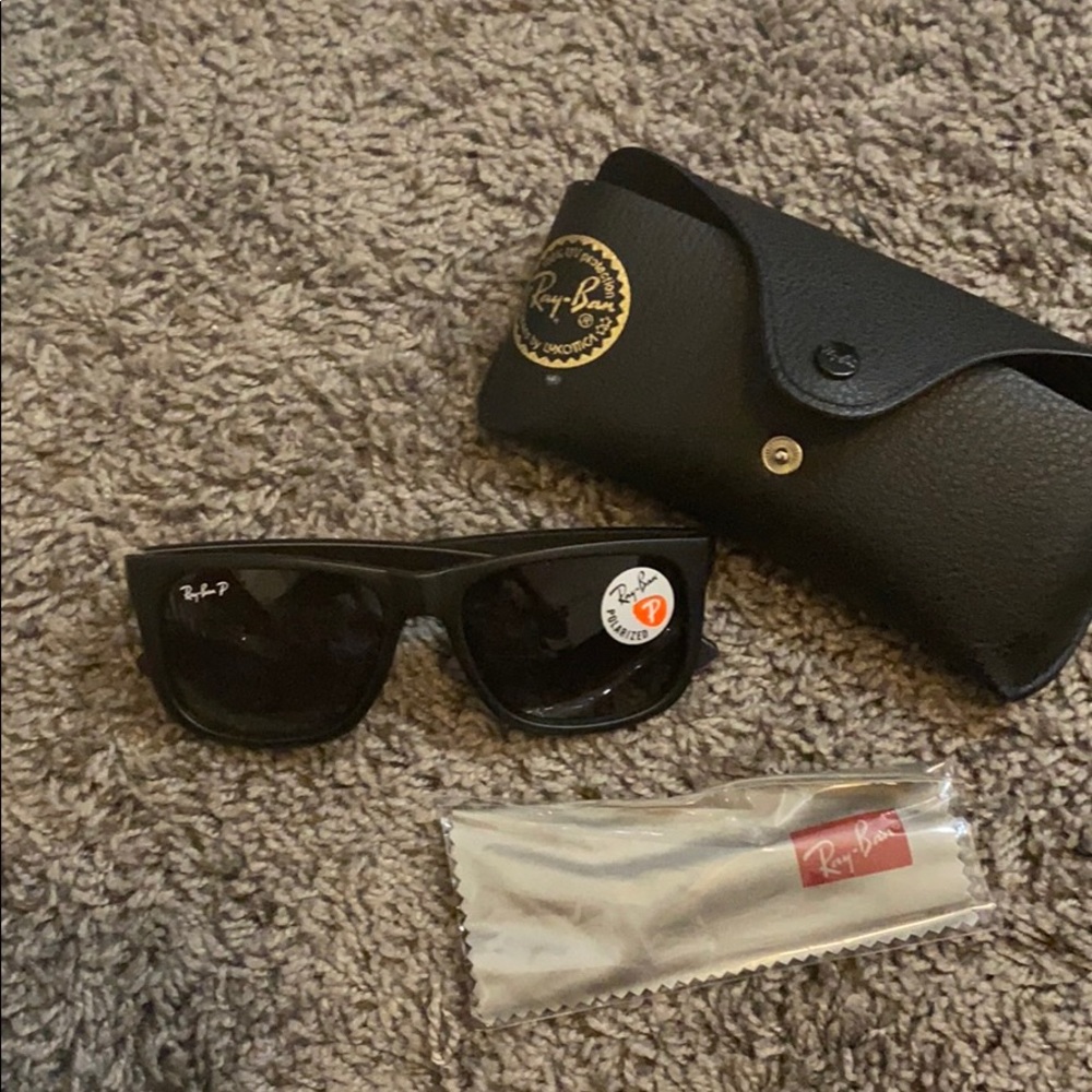 New Polarized Ray bands.